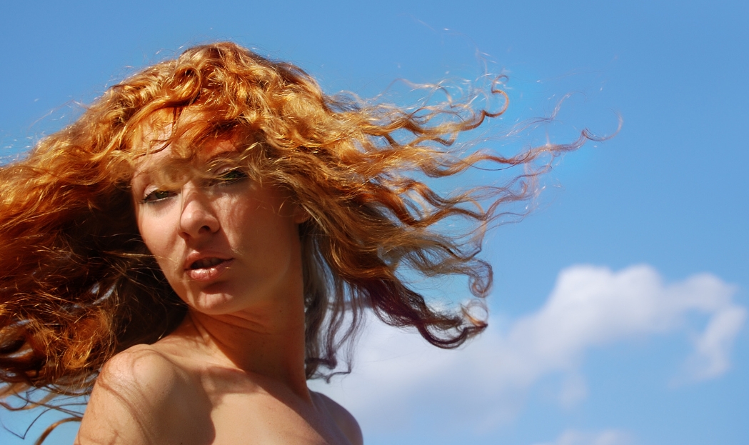 Capelli al sole: come proteggerli prima dell'estate
